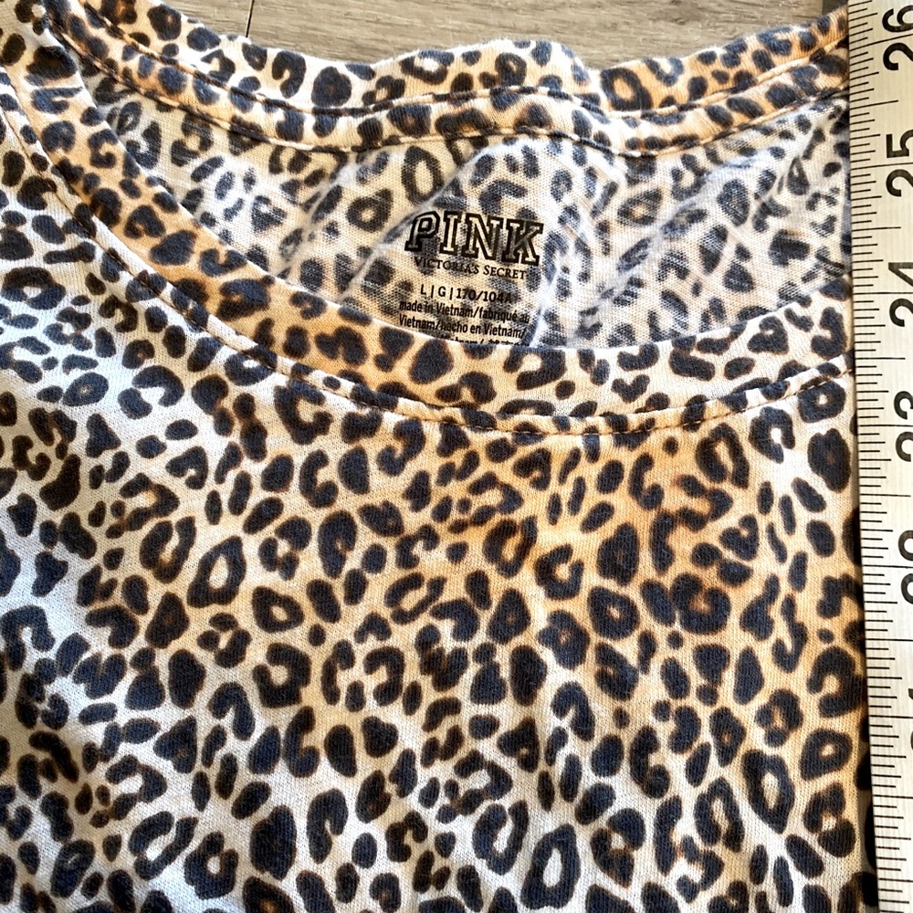 NWOT VS Victoria’s Secret Pink Leopard T-Shirt